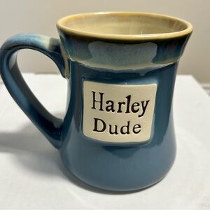 VTG LARGE HARLEY DUDE ART POTTERY STONEWARE
COFFEE MUG. BLUE AND CREAM.